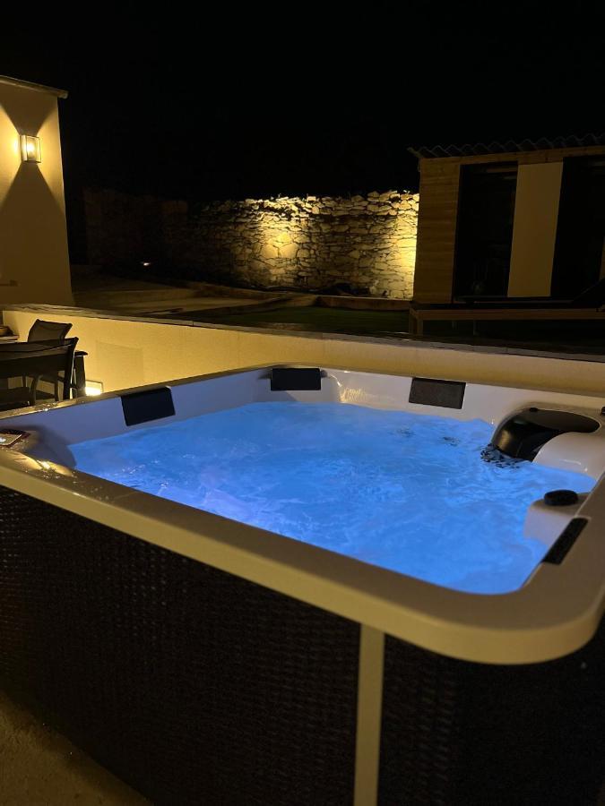 Maison De Charme Avec Jacuzzi - Bretagne / Ile De Batz Exterior photo